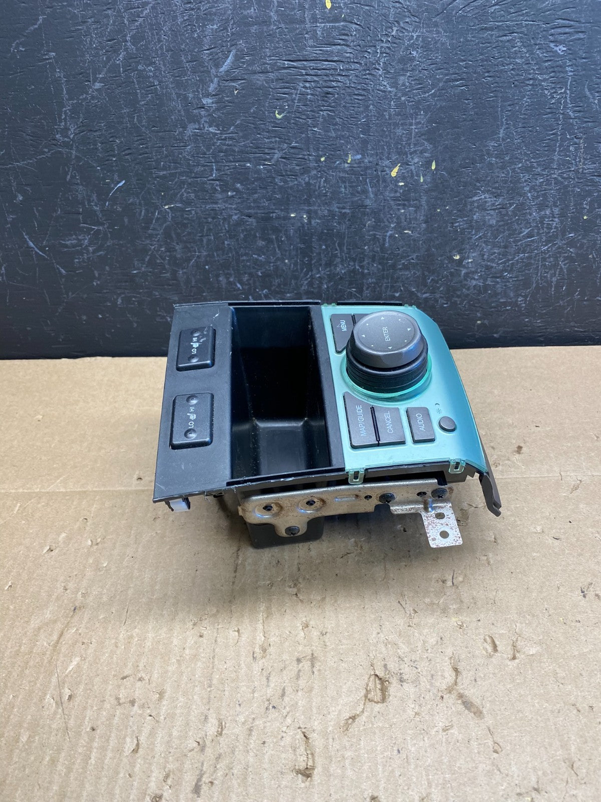 2009 to 2011 Honda Pilot AM FM CD Audio Radio Player Climate Control AC6729 DG1