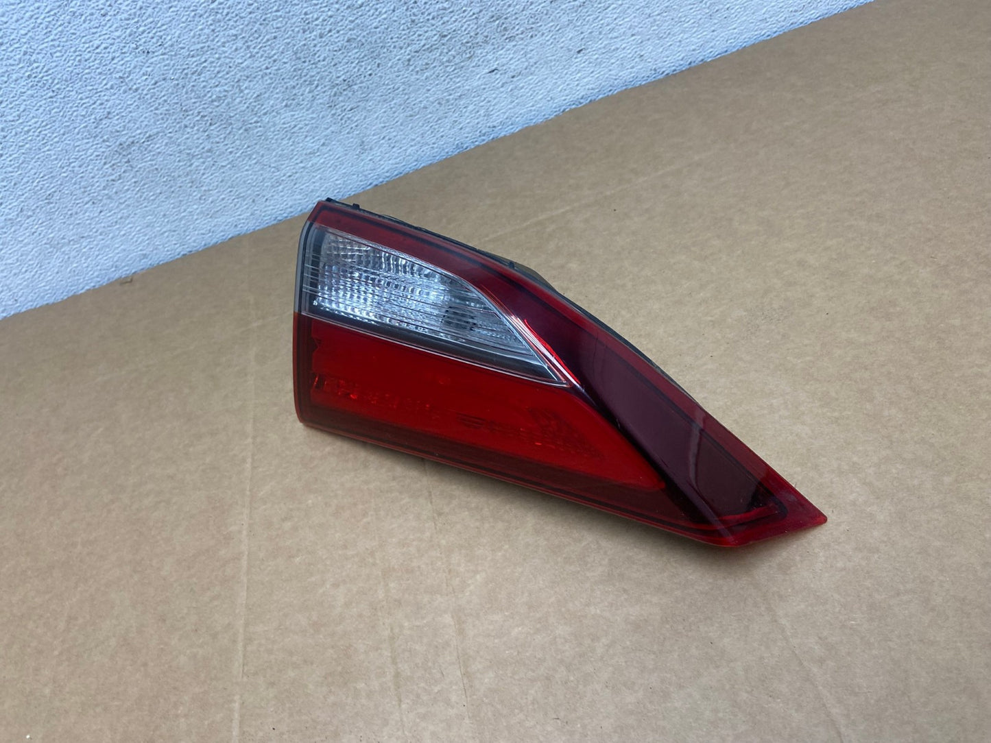 2011 2012 2013 Hyundai Elantra Inner Tail Light Right Passenger AD5268 LK1