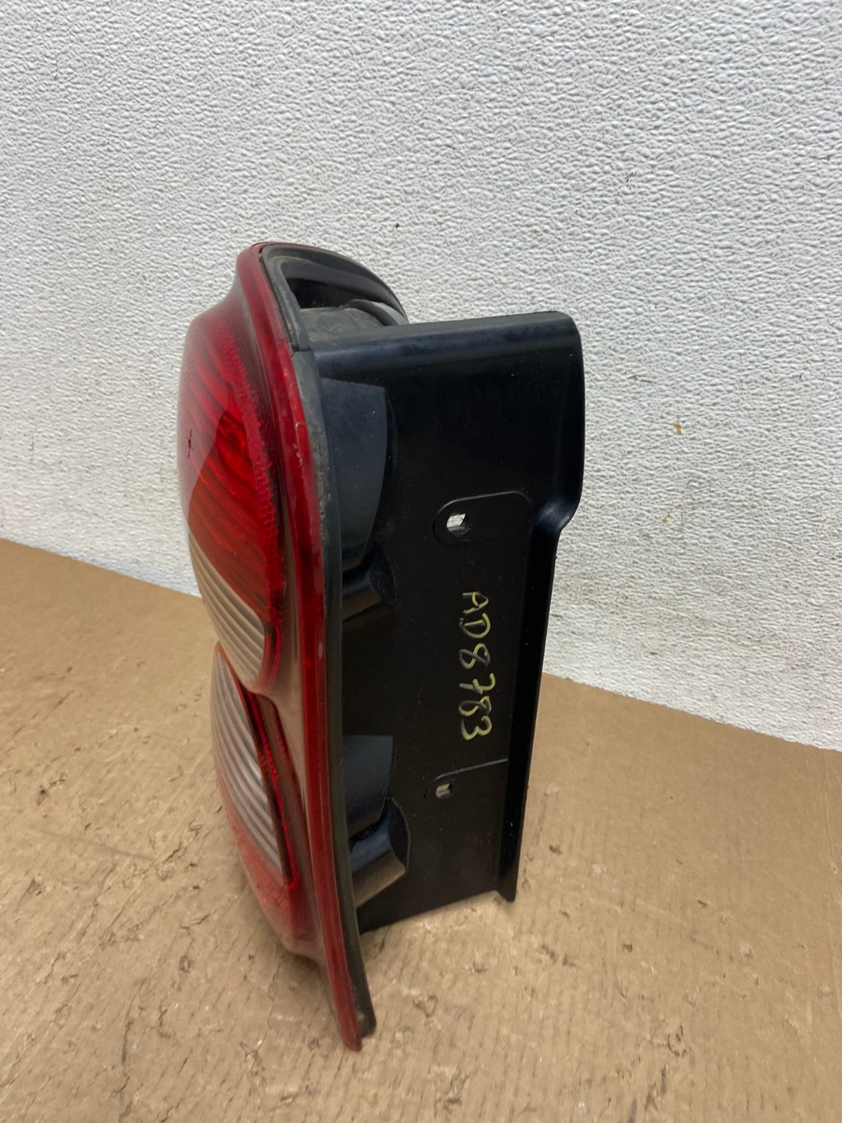 2005 2006 2007 Jeep Liberty Left Driver Lh Side Tail Light AD8783 LK1