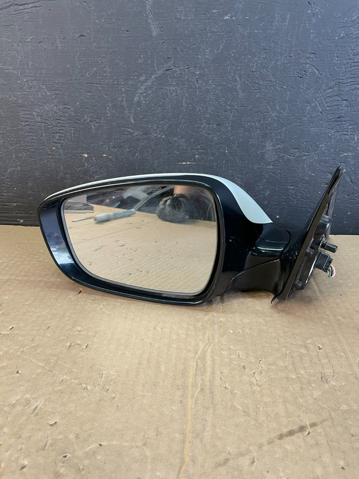 2012 to 2017 Hyundai Veloster Left Driver LH View Door Mirror AC9857 DW4