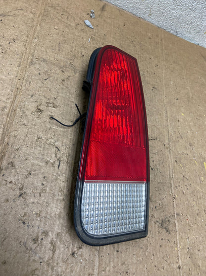 2003 to 2005 Lincoln Aviator Right Passenger Inner Tail Light Side OEM AA4200 DW2