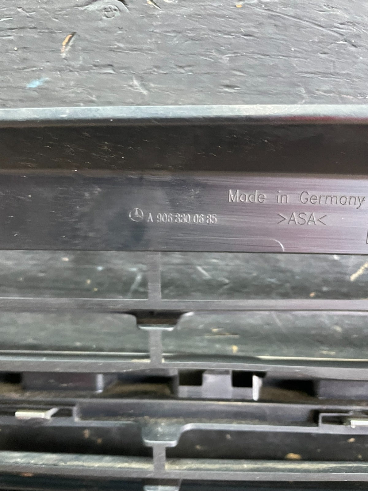2009 to 2011 Freightliner Sprinter Front Upper Chrome Grill Grille T2578 DG6