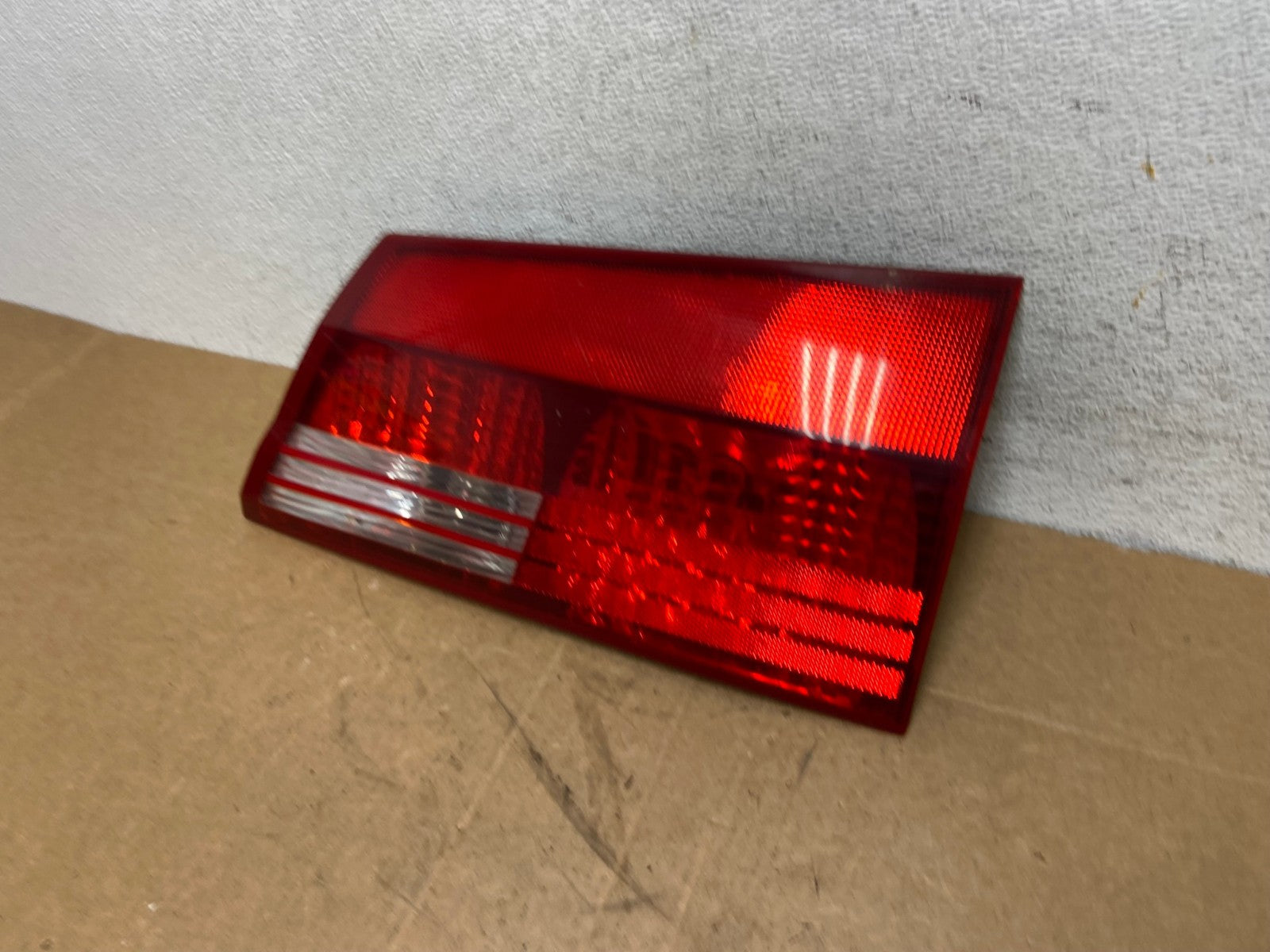2004-2005 Toyota Sienna Right Passenger RH Side Inner Tail Light AD6153 LK1