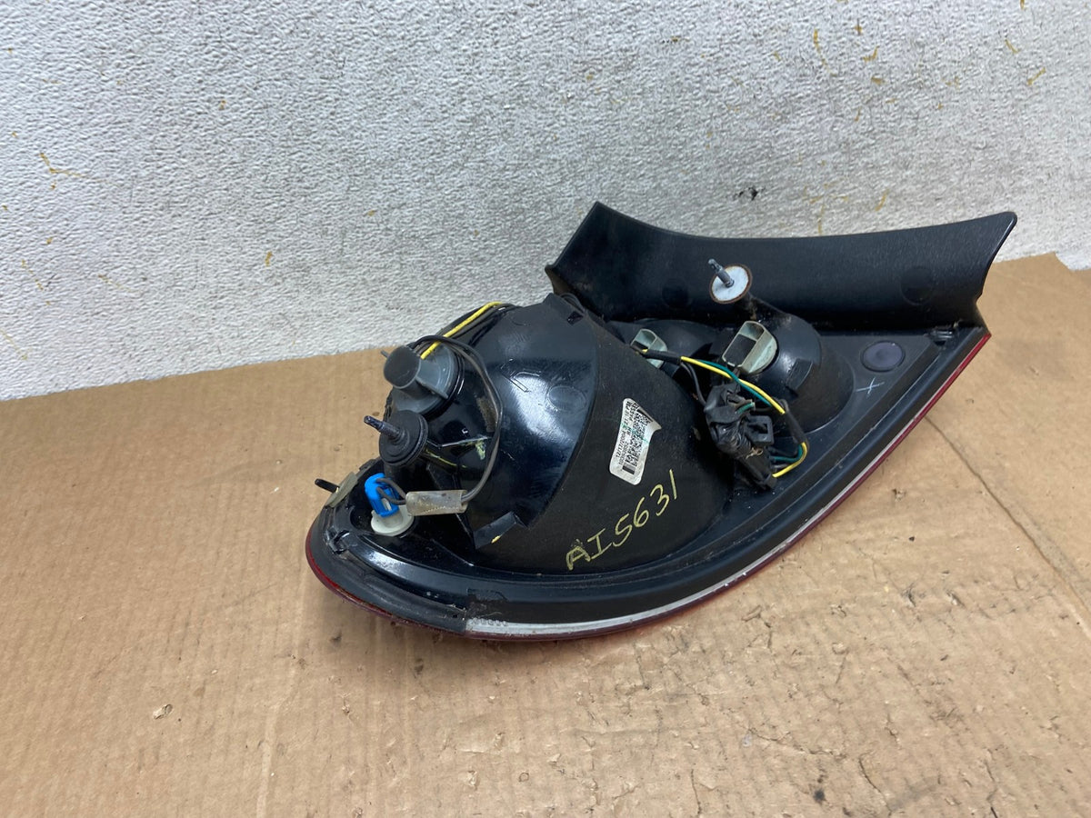 2005 to 2009 Buick Lacrosse Right Passemger RH Side Tail Light AI5631 LK5