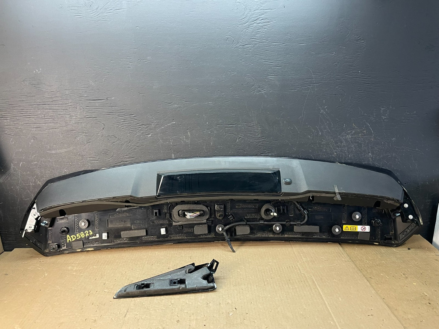 2020 to 2023 Ford Explorer Rear Liftgate Spoiler Wing ad5823 DG6