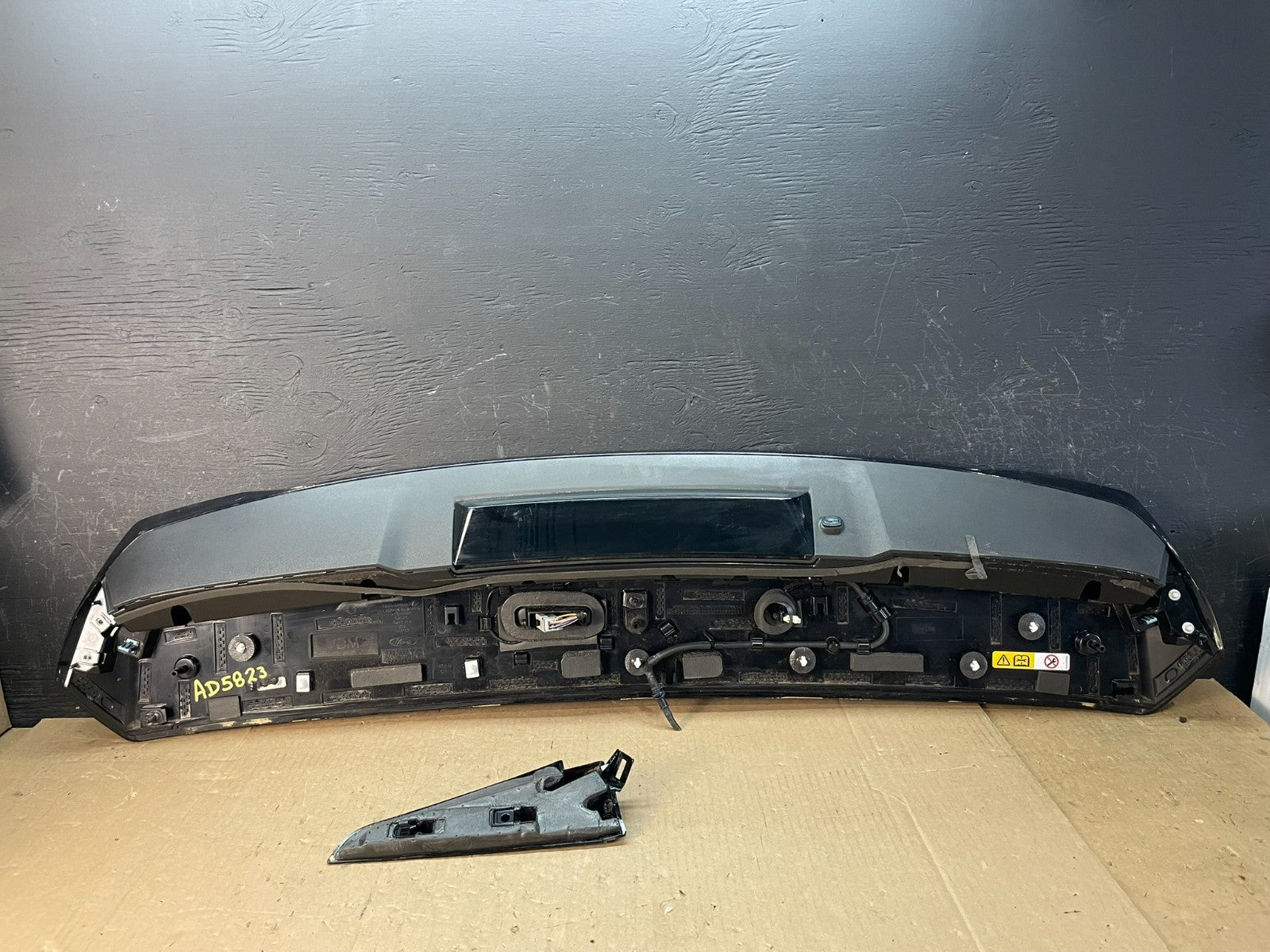 2020 to 2023 Ford Explorer Rear Liftgate Spoiler Wing ad5823 DG6