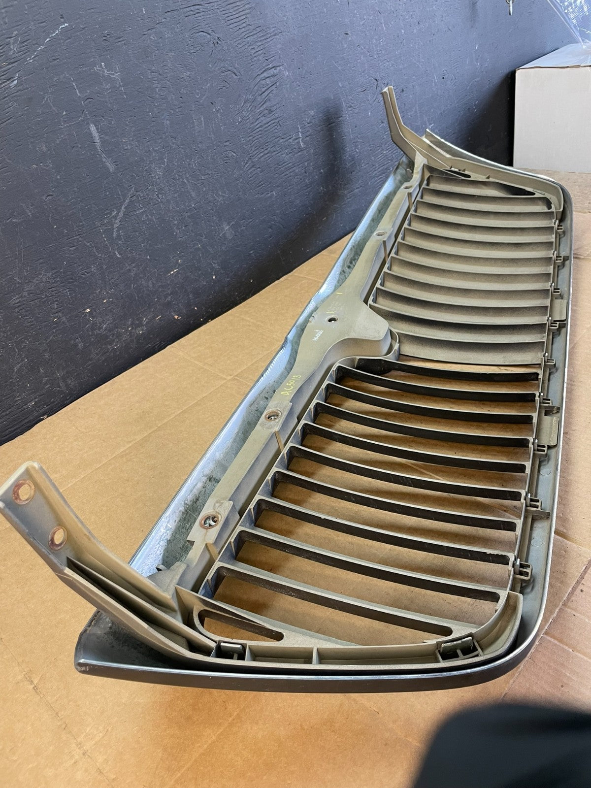 2003 to 2006 Lincoln Navigator Front Upper Grill Grille ac5013 DG7