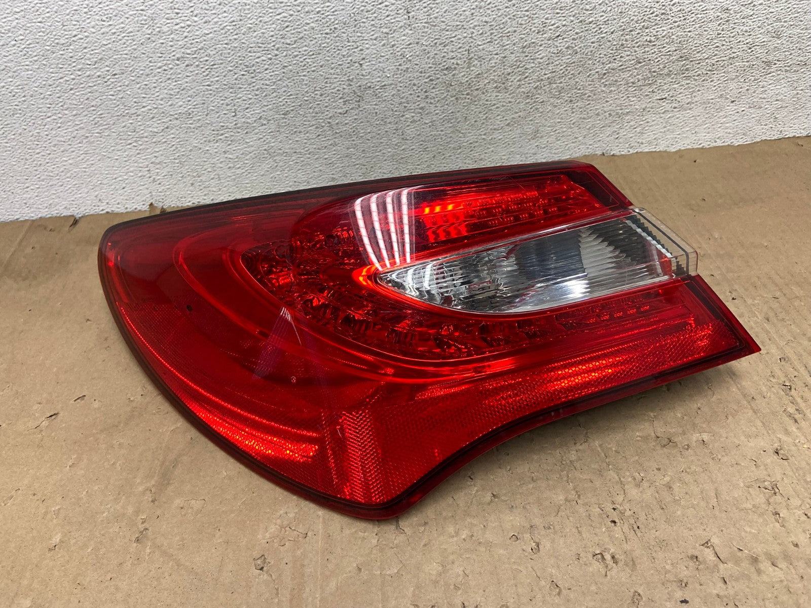 2011 - 2014 Chrysler 200 Sedan Left Driver LH Led Tail Light AE9367 LK0