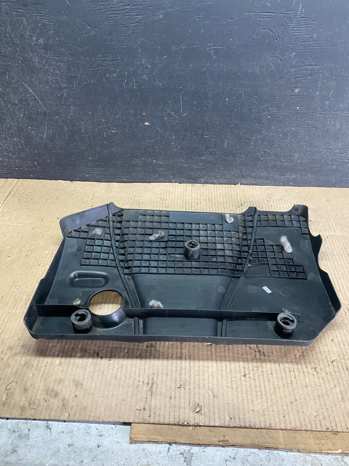 2004 to 2006 Mazda 3 DOHC 16 VALVE Engine Shield Top Cover i3389 DG1 Oem5