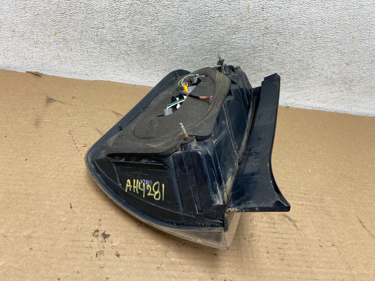2004 - 2005 Toyota Prius Right Passenger Side Rh Tail Light AH4281 LK5
