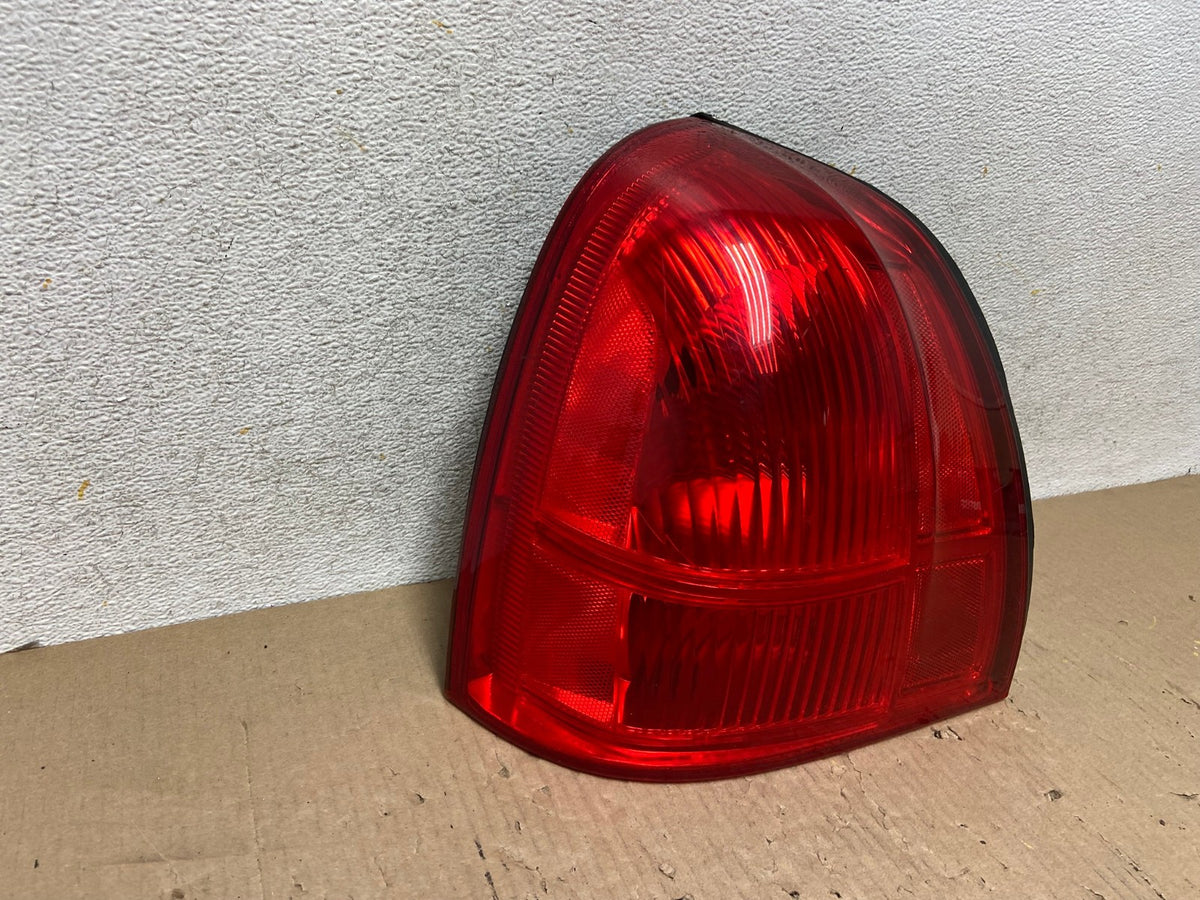 2003 to 2011 Lincoln Town Car Left Driver Lh Side Tail Light AH5881 LK1