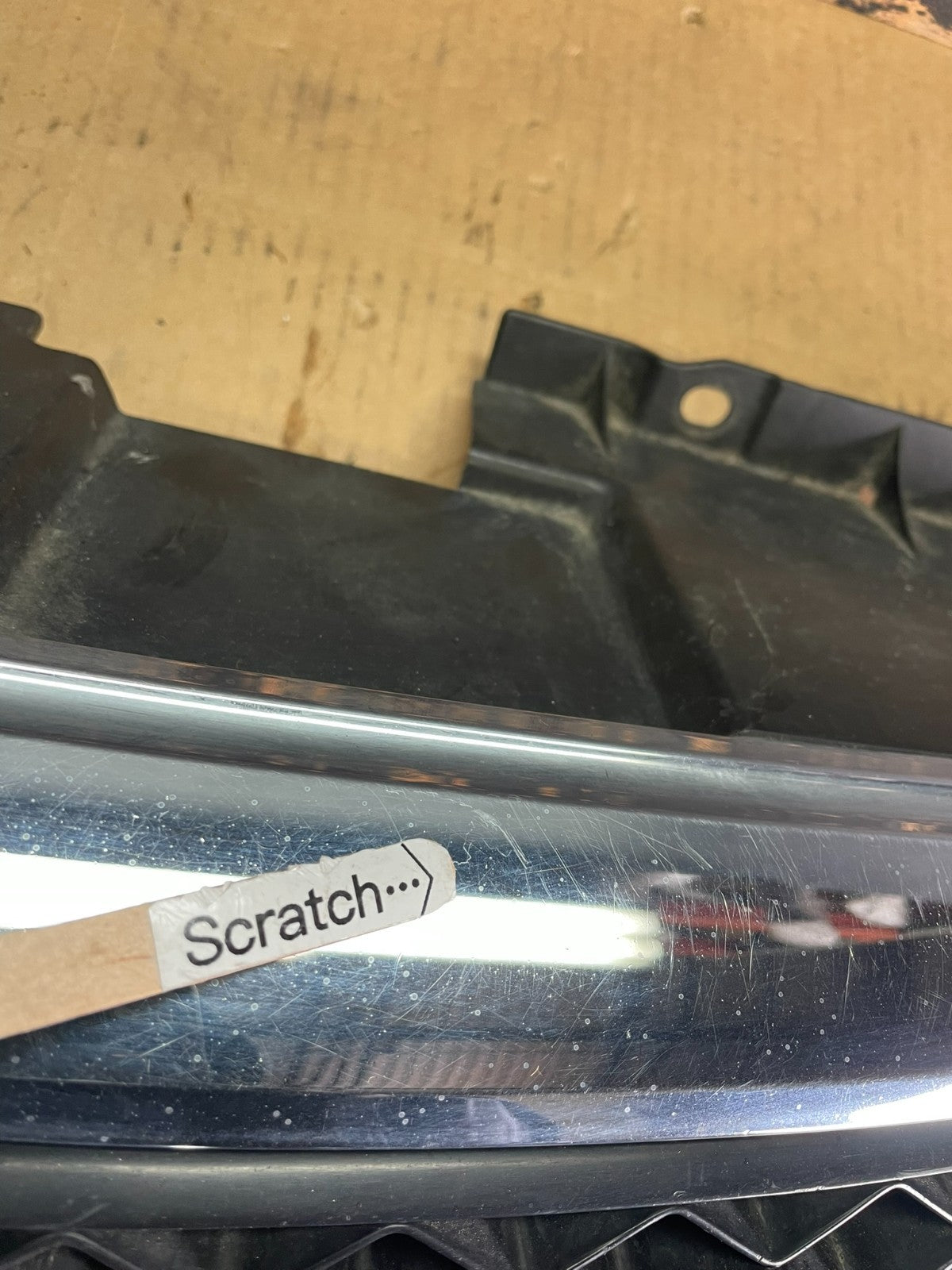 2002 2003 Mazda MPV Front Upper Grille Grill Z8239 DG3