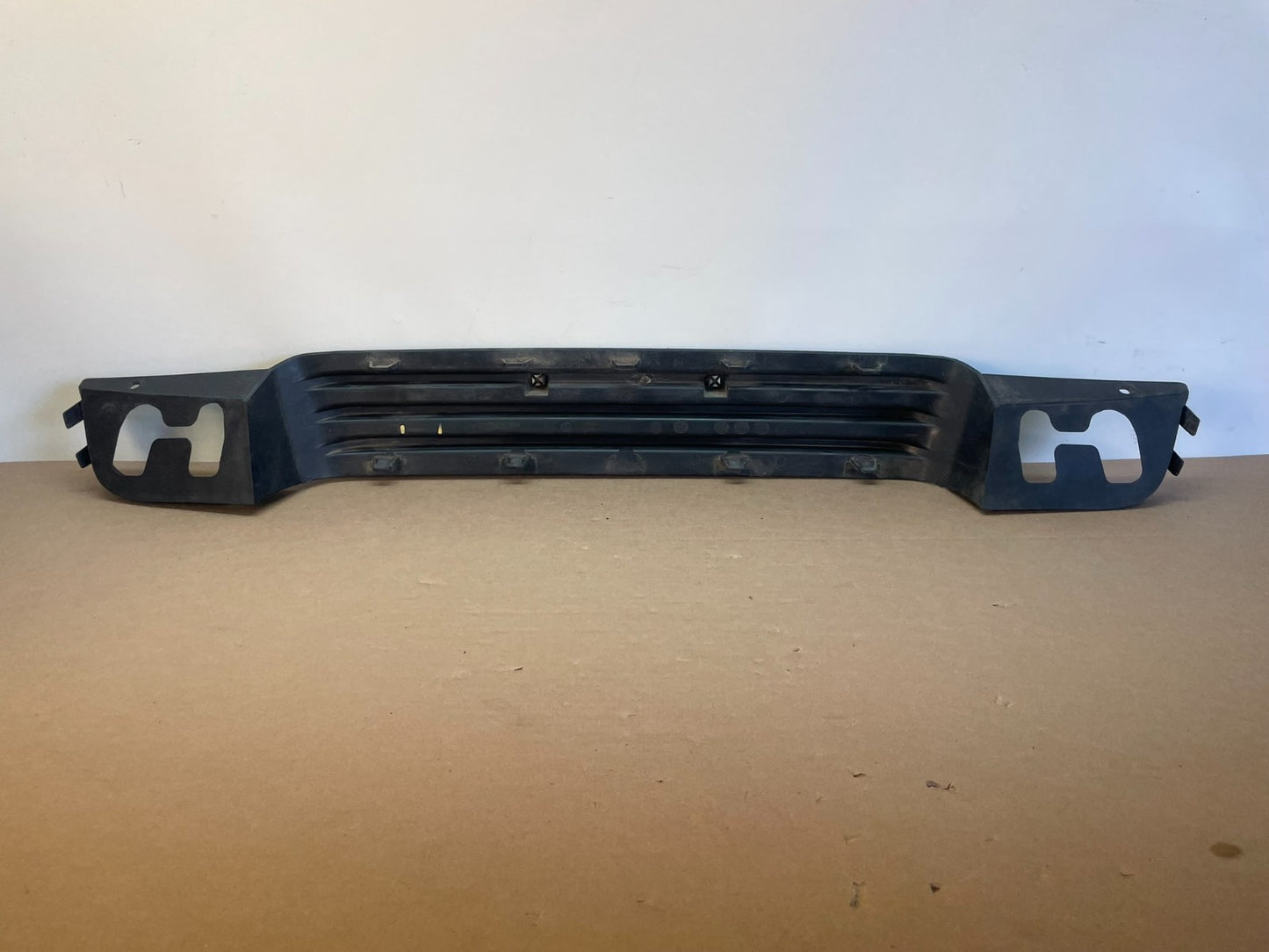 2007 to 2014 GMC Yukon Front Bumper Lower Instert Grille Grill AF5584 DG3