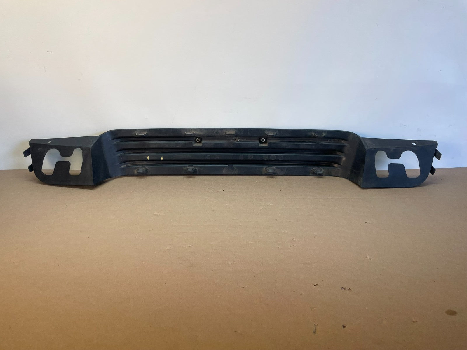 2007 to 2014 GMC Yukon Front Bumper Lower Instert Grille Grill AF5584 DG3