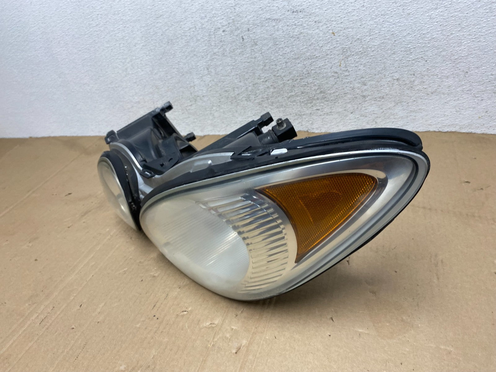 2005 - 2008 Buick Lacrosse Allure Left Driver LH Headlight Halogen AE9139 DW1