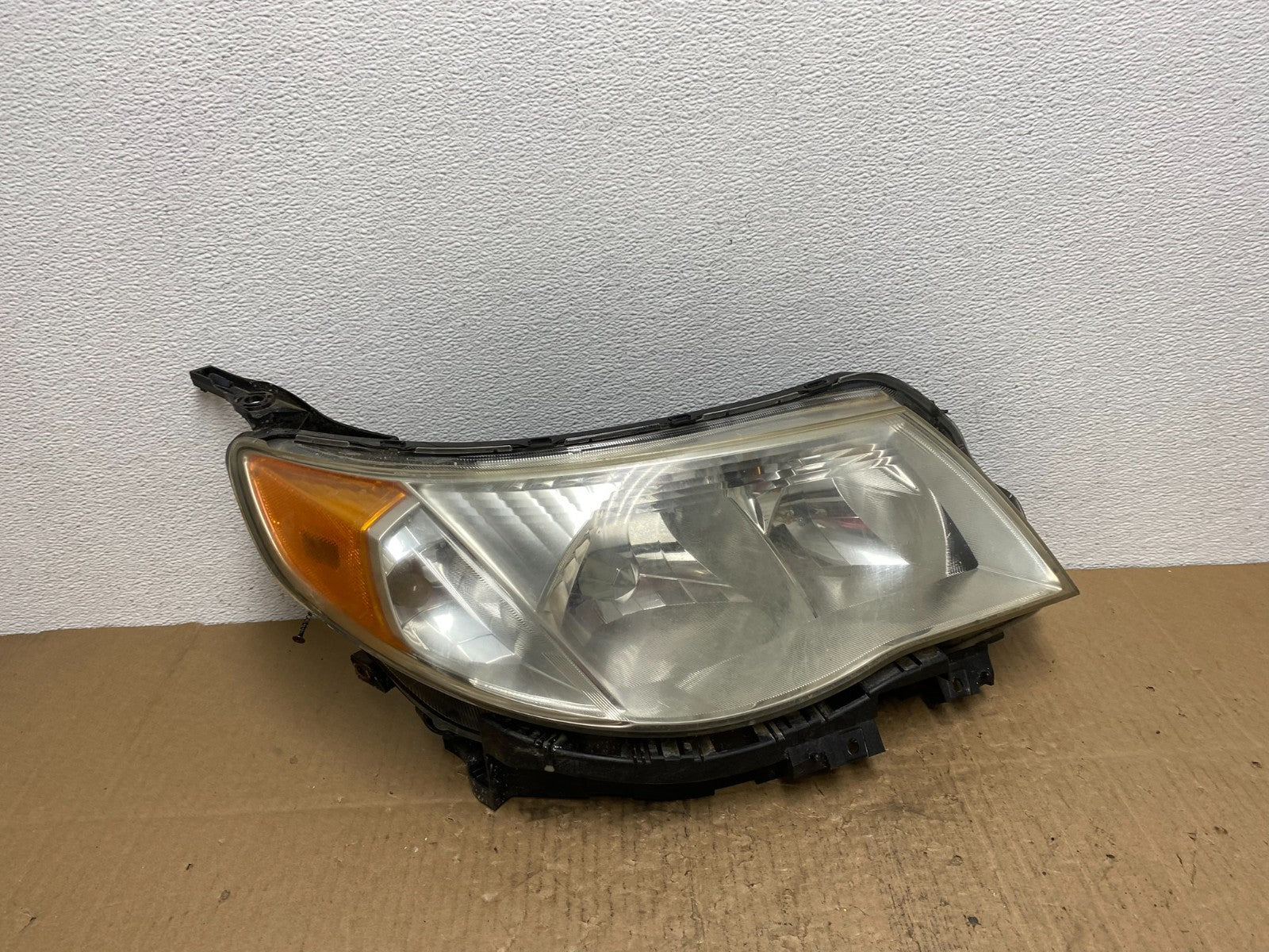 2009 - 2013 Subaru Forester Right Passenger Side Halogen Headlight OEM AB8468 DW0