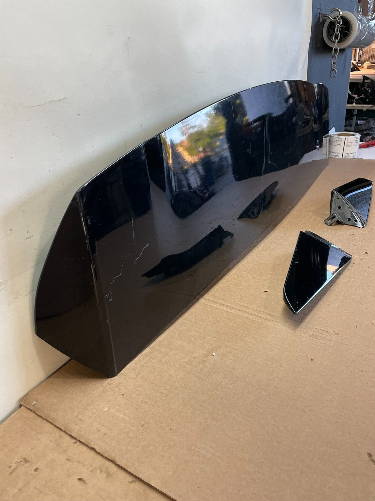 2020 to 2023 Ford Explorer Rear Liftgate Spoiler Wing ah0389 DG2