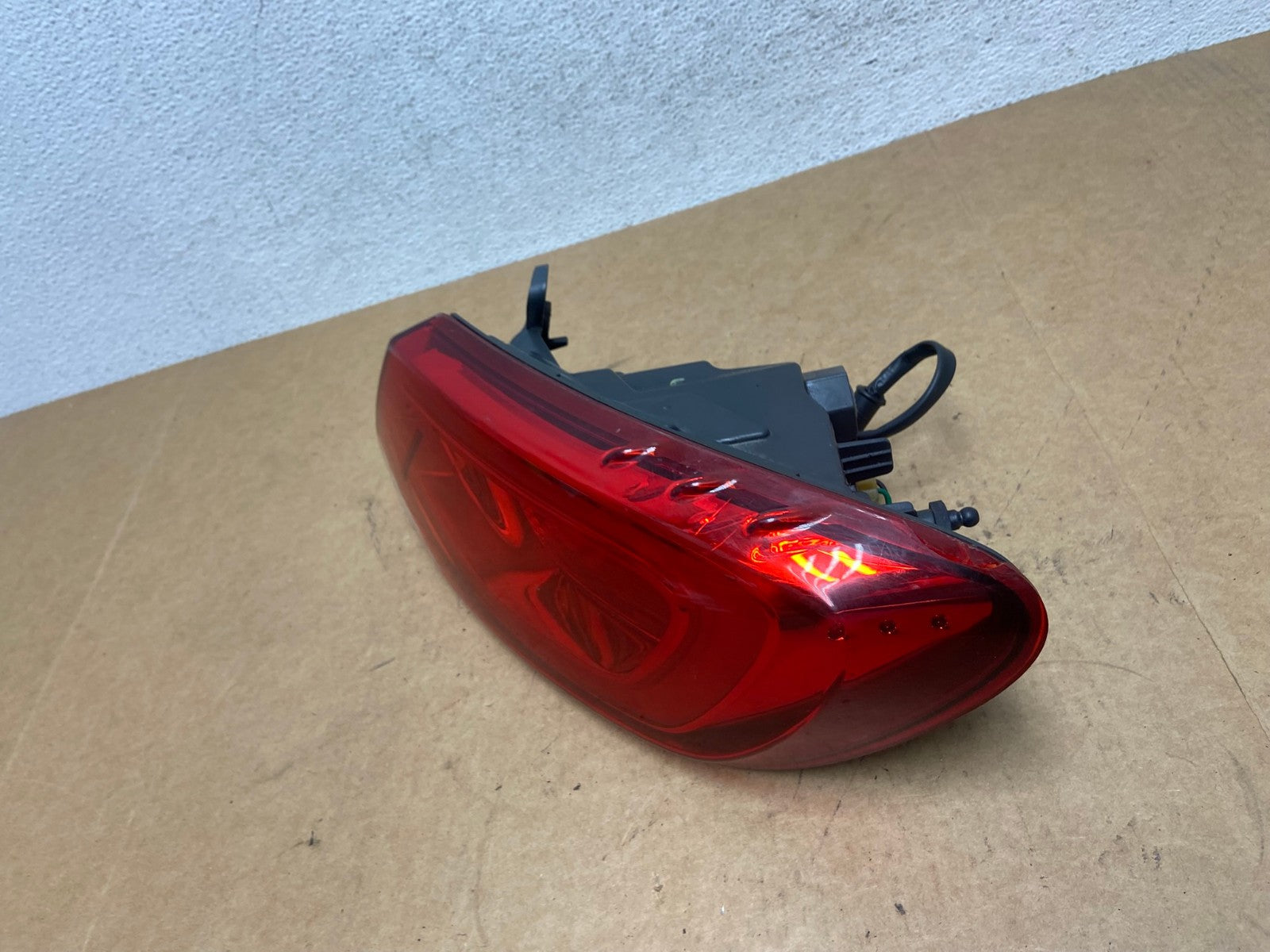 2015 2016 2017 Chrysler 200 Sedan Right Passenger Side Tail Light AE2959 LK1