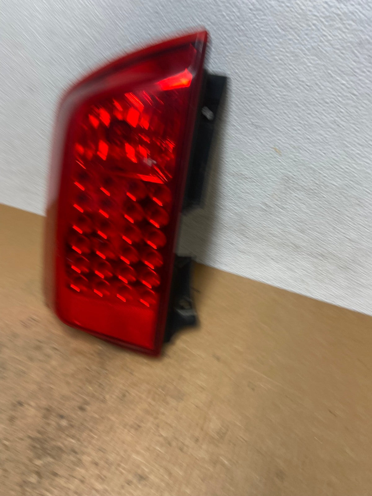 2004 to 2010 Infiniti Qx56 Left Driver LH Side Tail Light AE1652 LK1