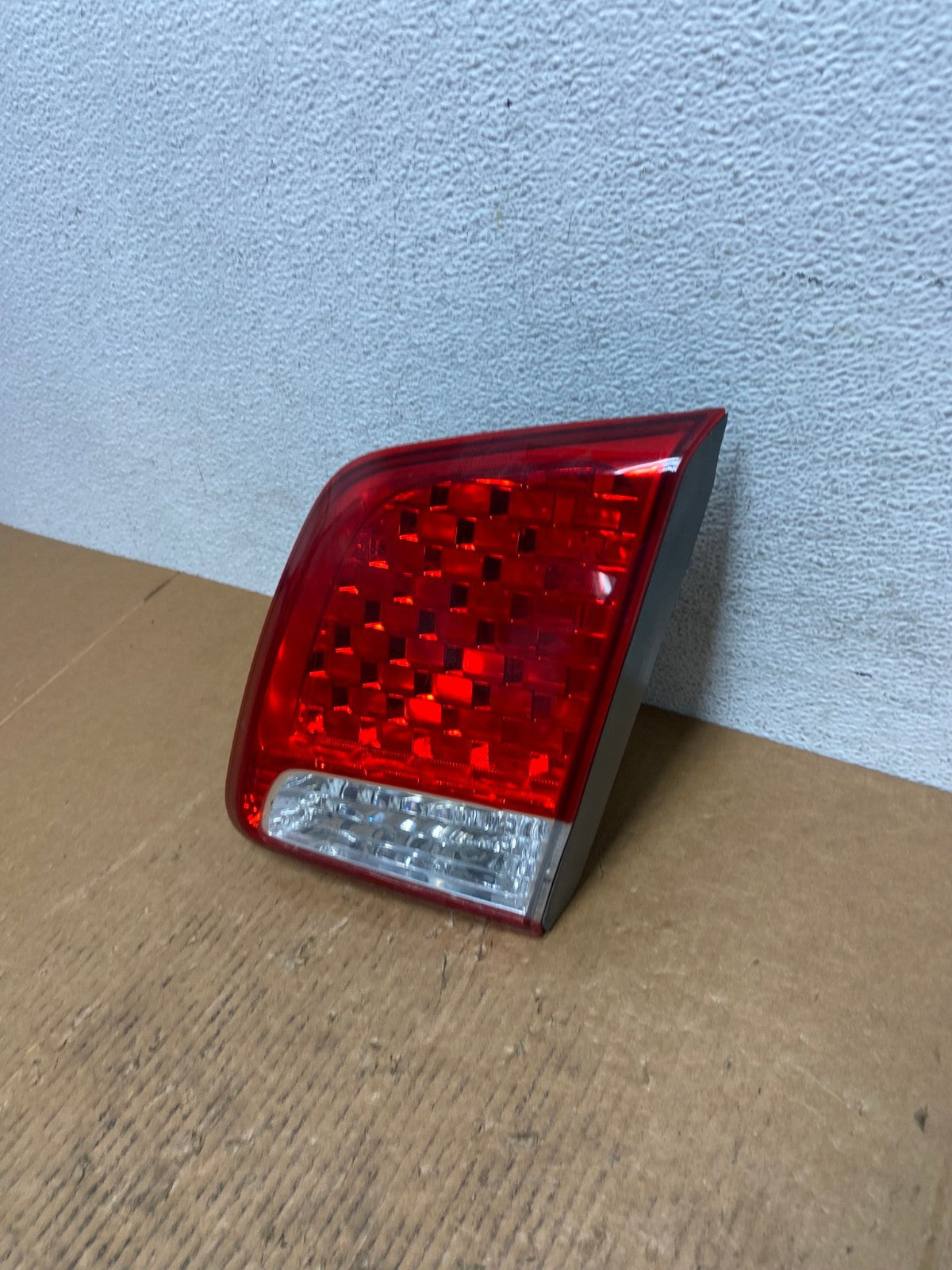 2011 2012 2013 Kia Sorento Right Passenger Inner Tail Light AE0229 LK1