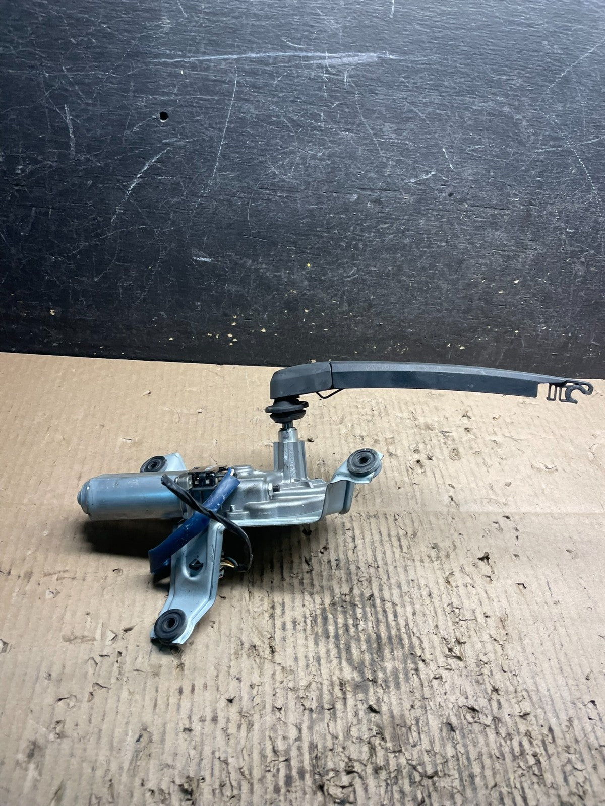 2011 - 2013 Kia Sorento Rear Glass Windshield Wiper Motor u9168 DG1