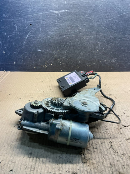 2007 2008 Acadia Enclave Escalade Suburban Liftgate Door Module Motor v2447 DG1