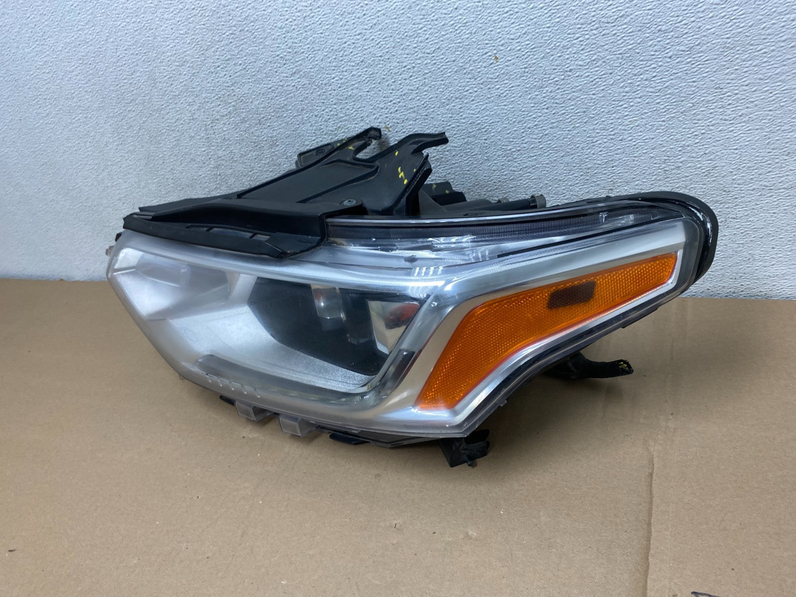 2018-2021 Chevrolet Traverse Left Driver LH Side Xenon HID Headlight AG3292 DG1