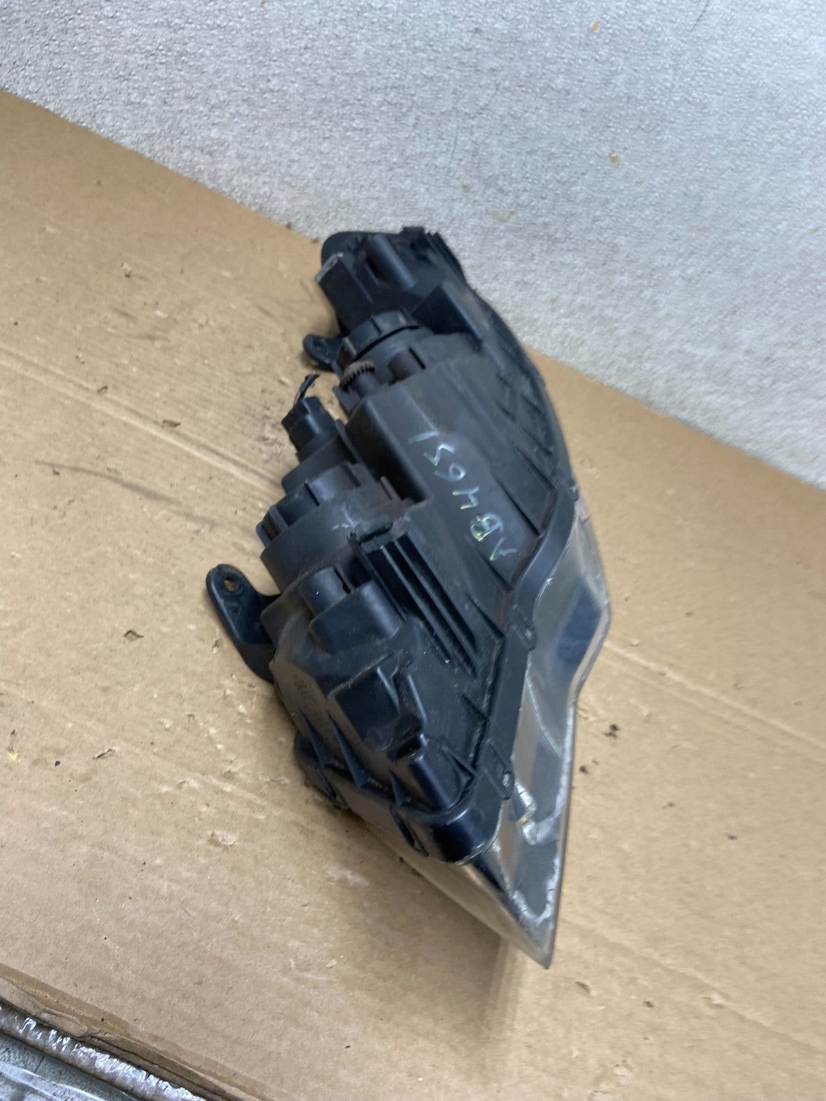 2010 to 2013 Kia Forte Koup Right Passenger RH Halogen Headlight AB4651 DW8