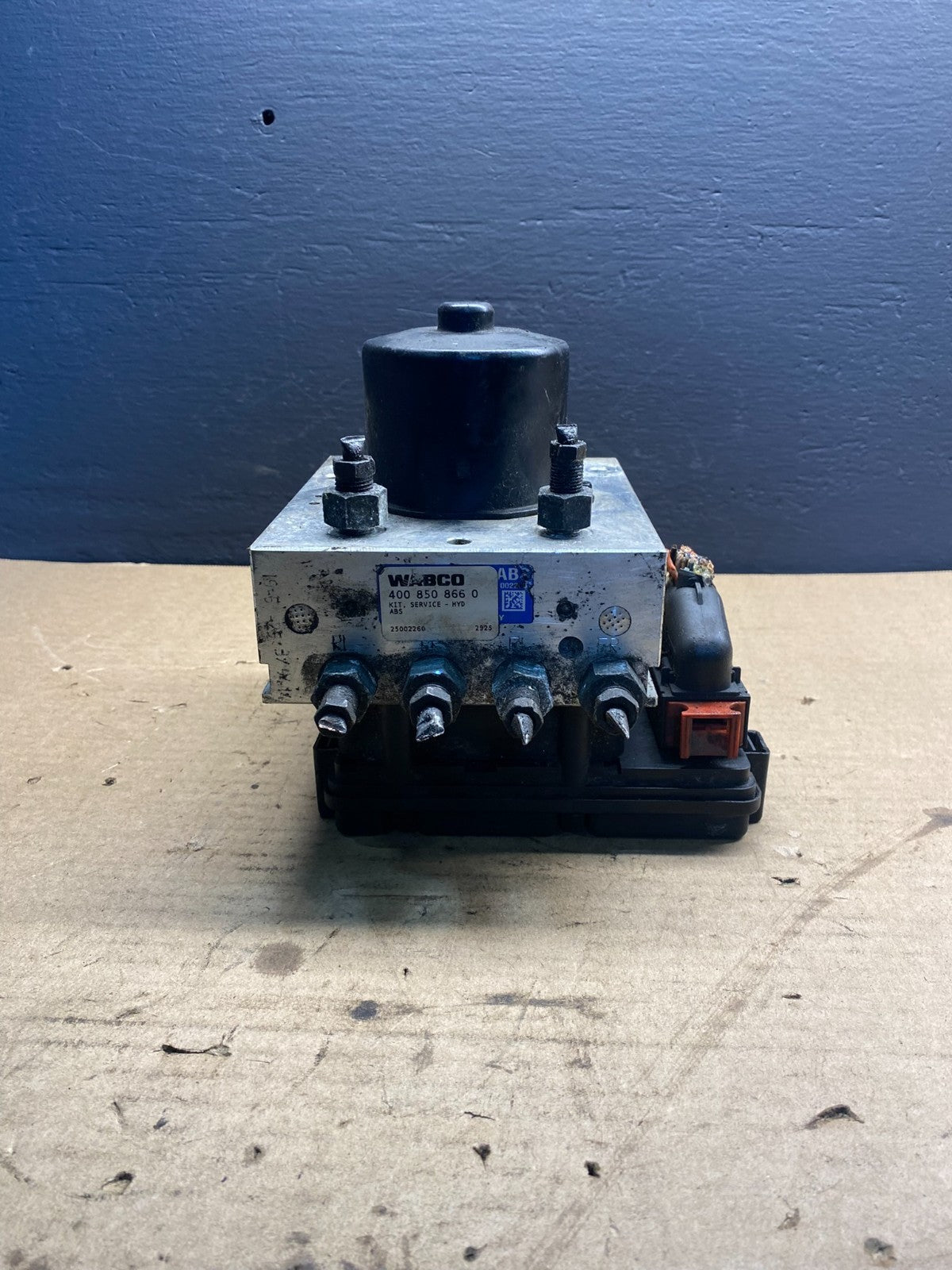 Wabco ABS Pump Hydraulic W/ Module P/N 4460470002 ab7215 DG2