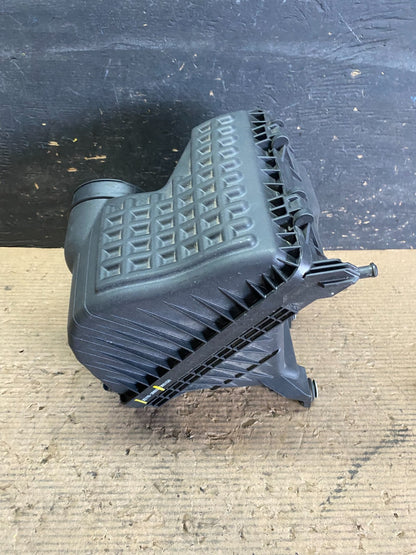 2014 2015 2016 Kia Cadenza 3.3L Air Filter Intake Housing S3555 DG3