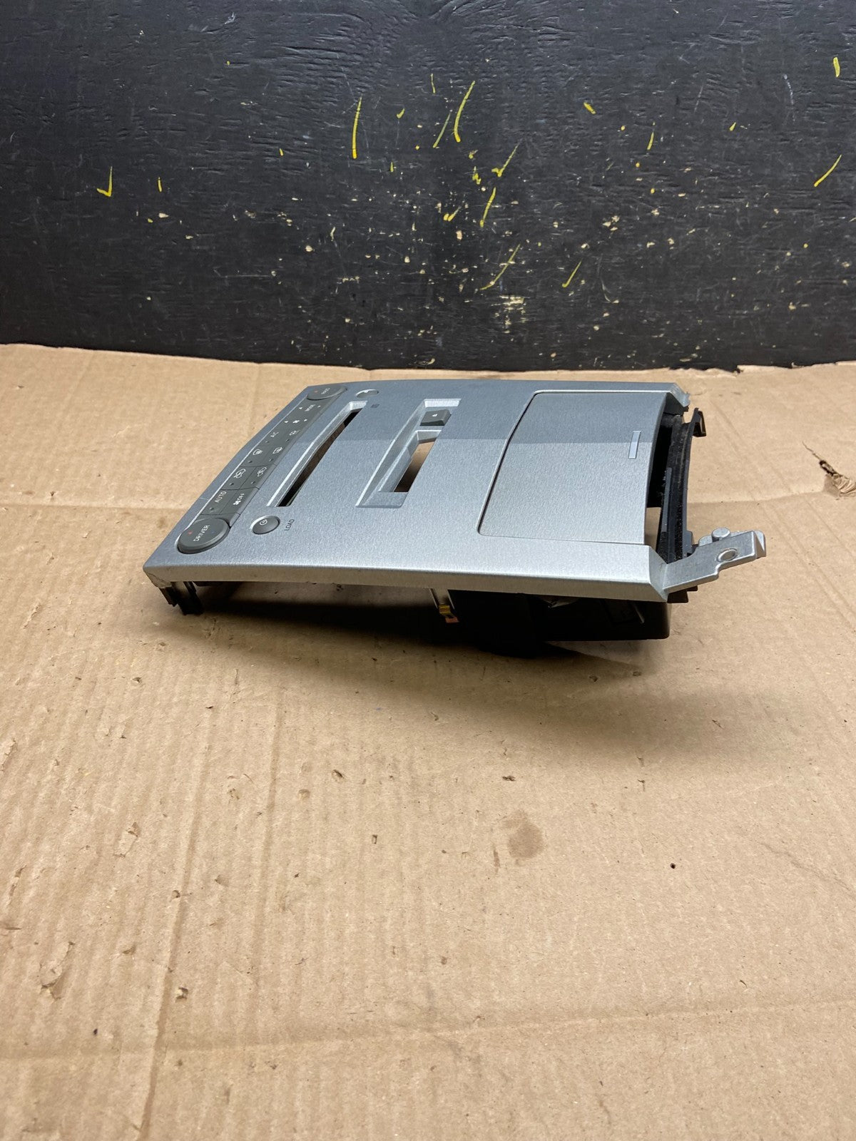 2004 2005 2006 Nissan Maxima Radio Panel Climate Control Bezel Trim OEM Y2258 DG3