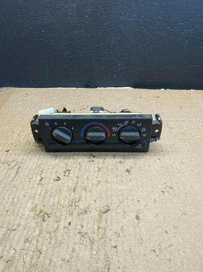 1998-2002 Chevrolet S10 Blazer HVAC A/C Heater Climate Control Module AB5698 DG0