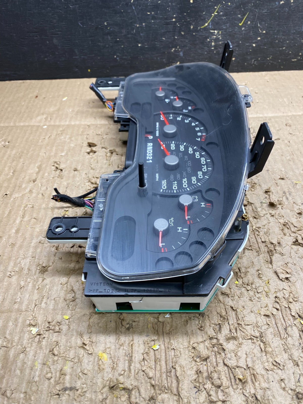 2004 2005 Ford Explorer Speedometer Cluster Gauge Oem V7550 DG2