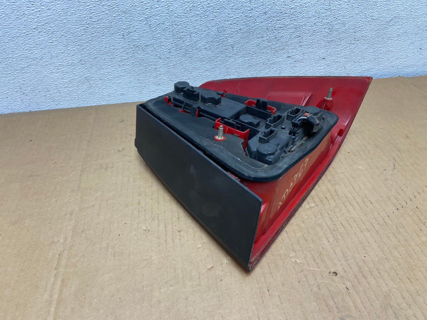 1999 to 2003 Volkswagen Jetta Sedan Left Driver Tail Light AD0767 LK6