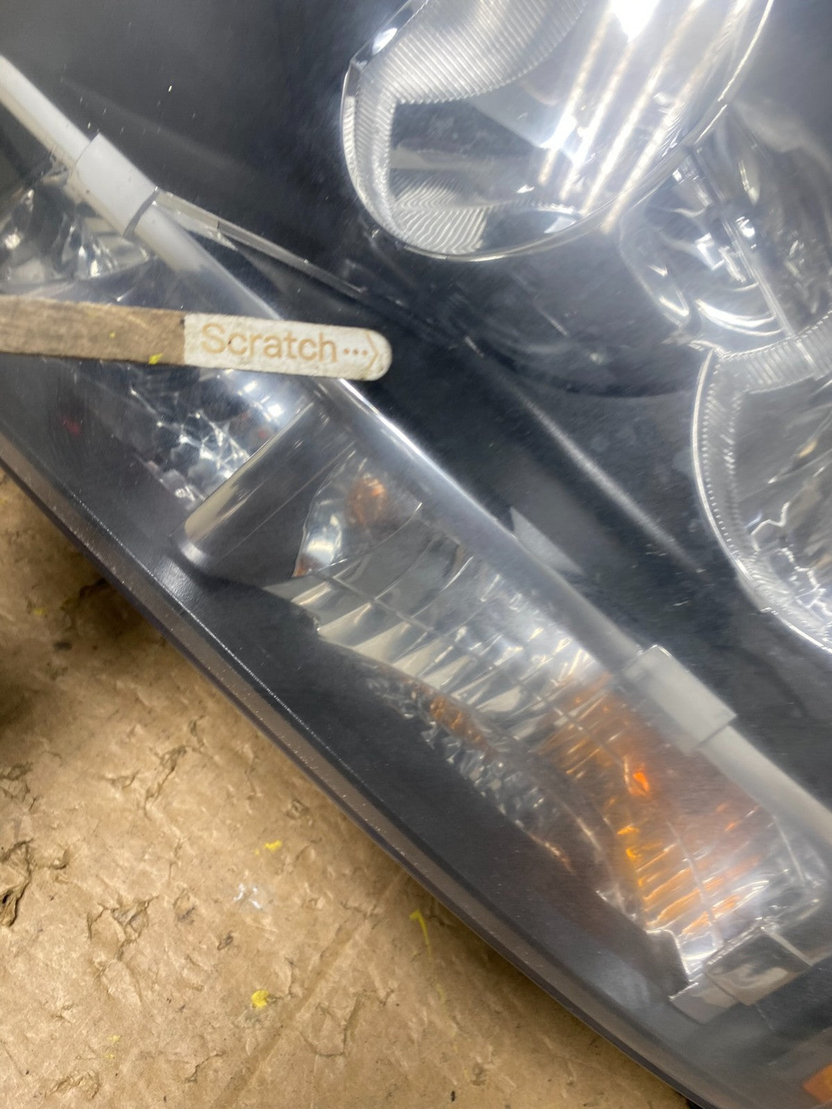 2007 to 2013 Chevrolet Suburban Tahoe Left+Right Set Headlights V8136 DW6