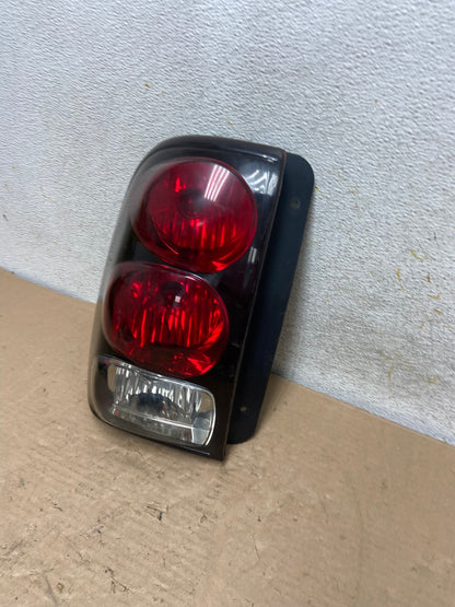2002 to 2009 Chevrolet Trailblazer Left Driver LH Side Tail Light AH9537 LK1