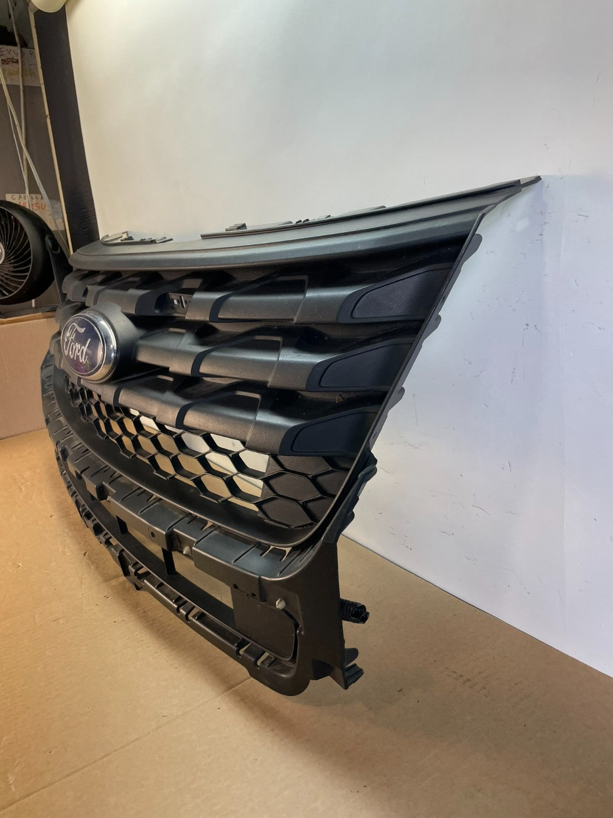 2016 2017 2018 Ford Explorer Upper Front Grill Grille AH0060 DG1