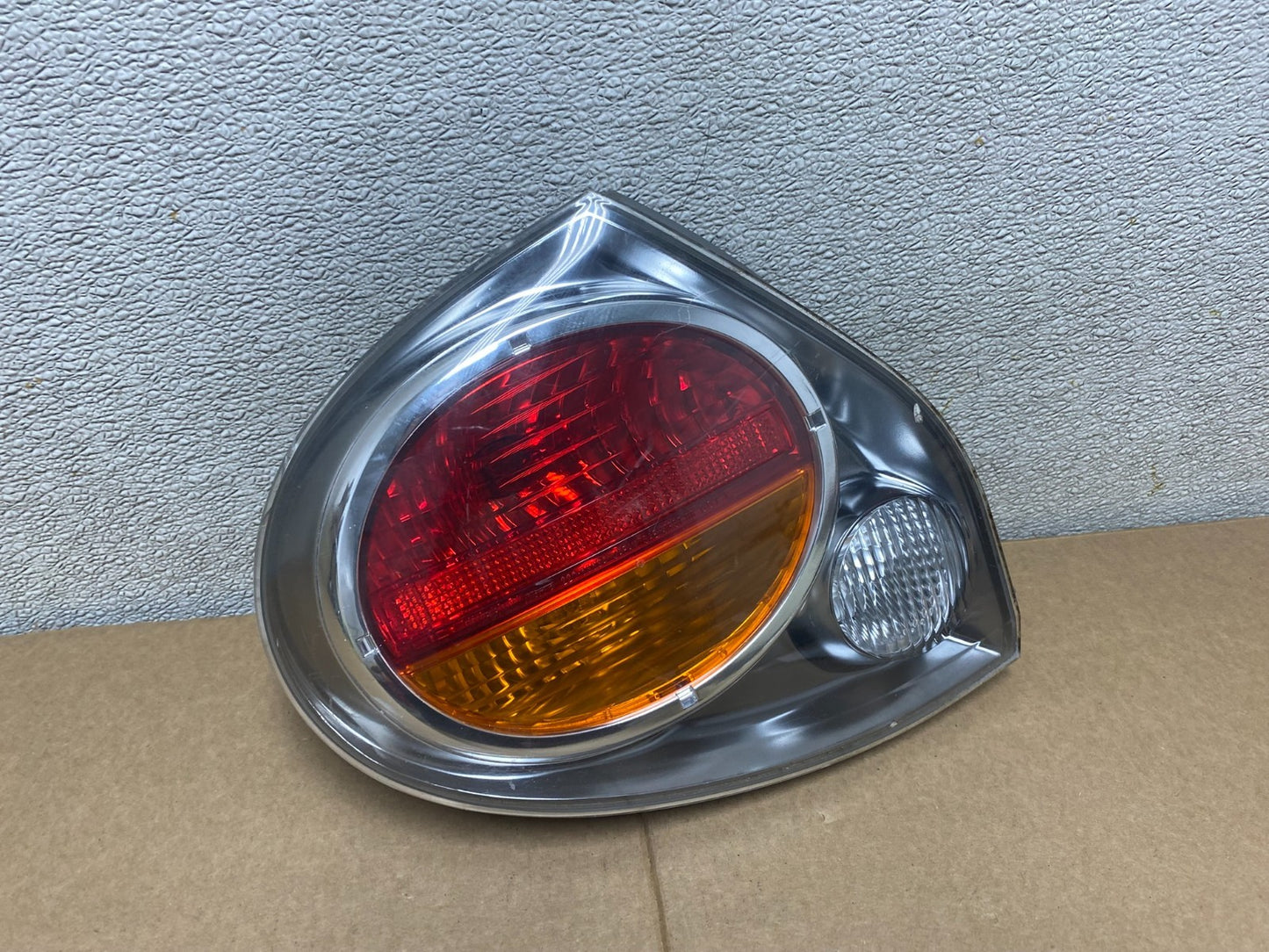 2002 2003 Nissan Maxima Left Driver Lh Side Tail Light U9677 DW0