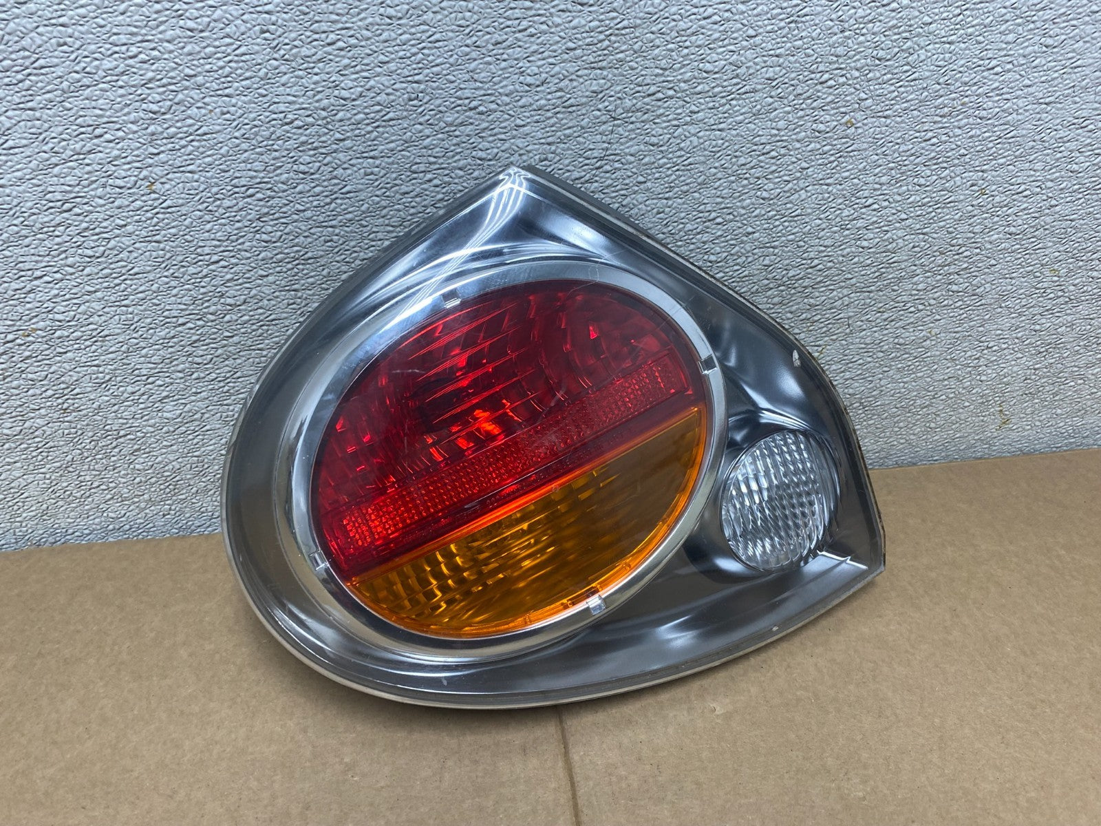 2002 2003 Nissan Maxima Left Driver Lh Side Tail Light U9677 DW0