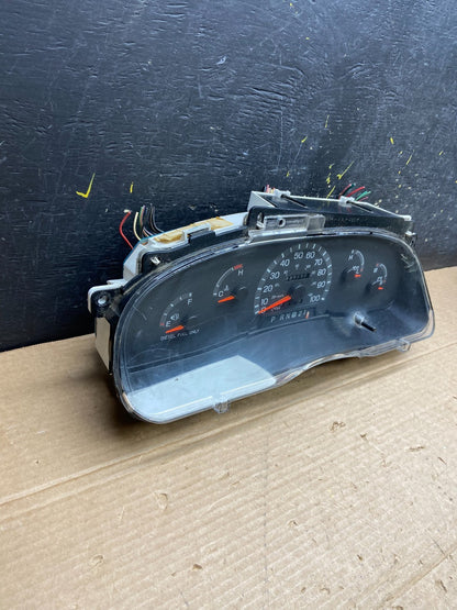 2001 - 2002 Ford Econoline E250 E350 Van Speedometer Instrument Cluster w1707 DG3