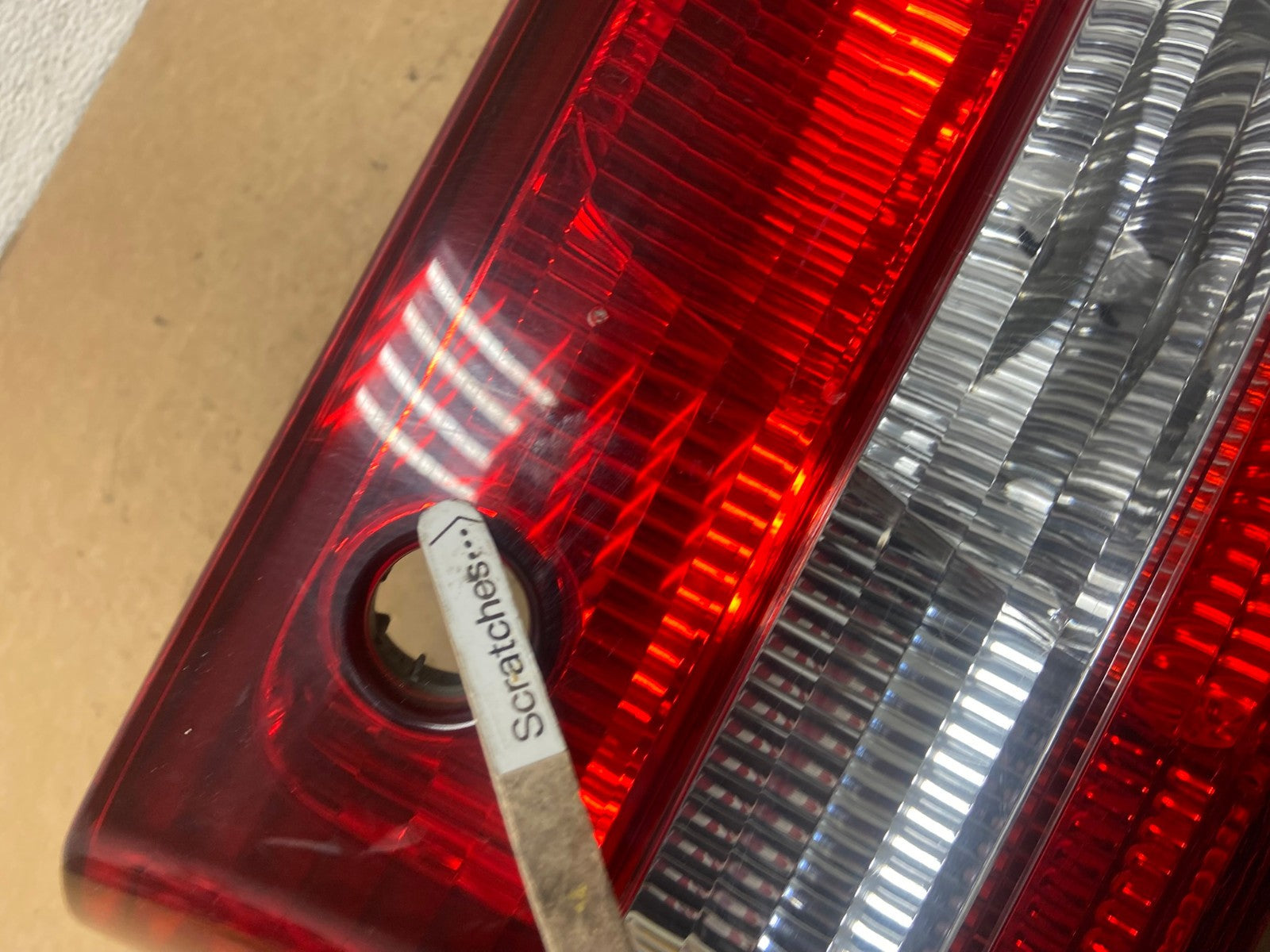2000 2001 Lexus ES300 Inner Right Passenger RH Side Tail Light AD5252 LK3