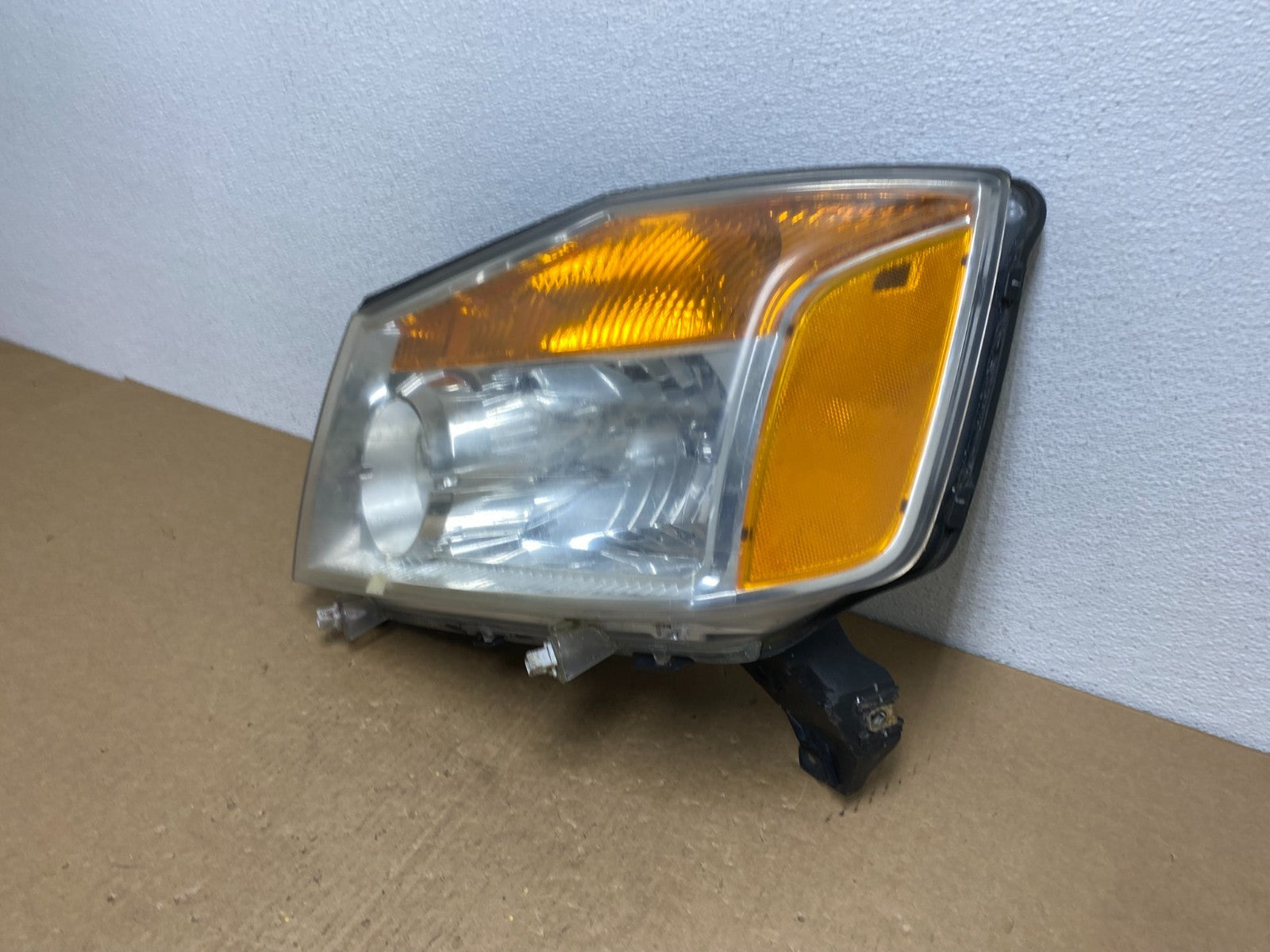 2008 - 2015 Nissan Titan Left Driver LH Headlight Halogen AC1288 DG1