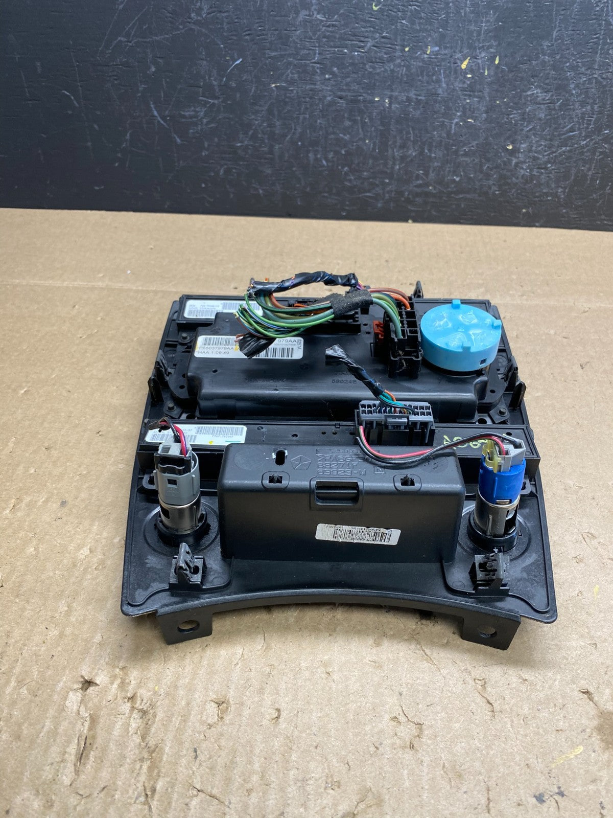 2005 to 2007 Jeep Commander Grand Cherokee A/C Climate Control Bezel AC6471 DG6