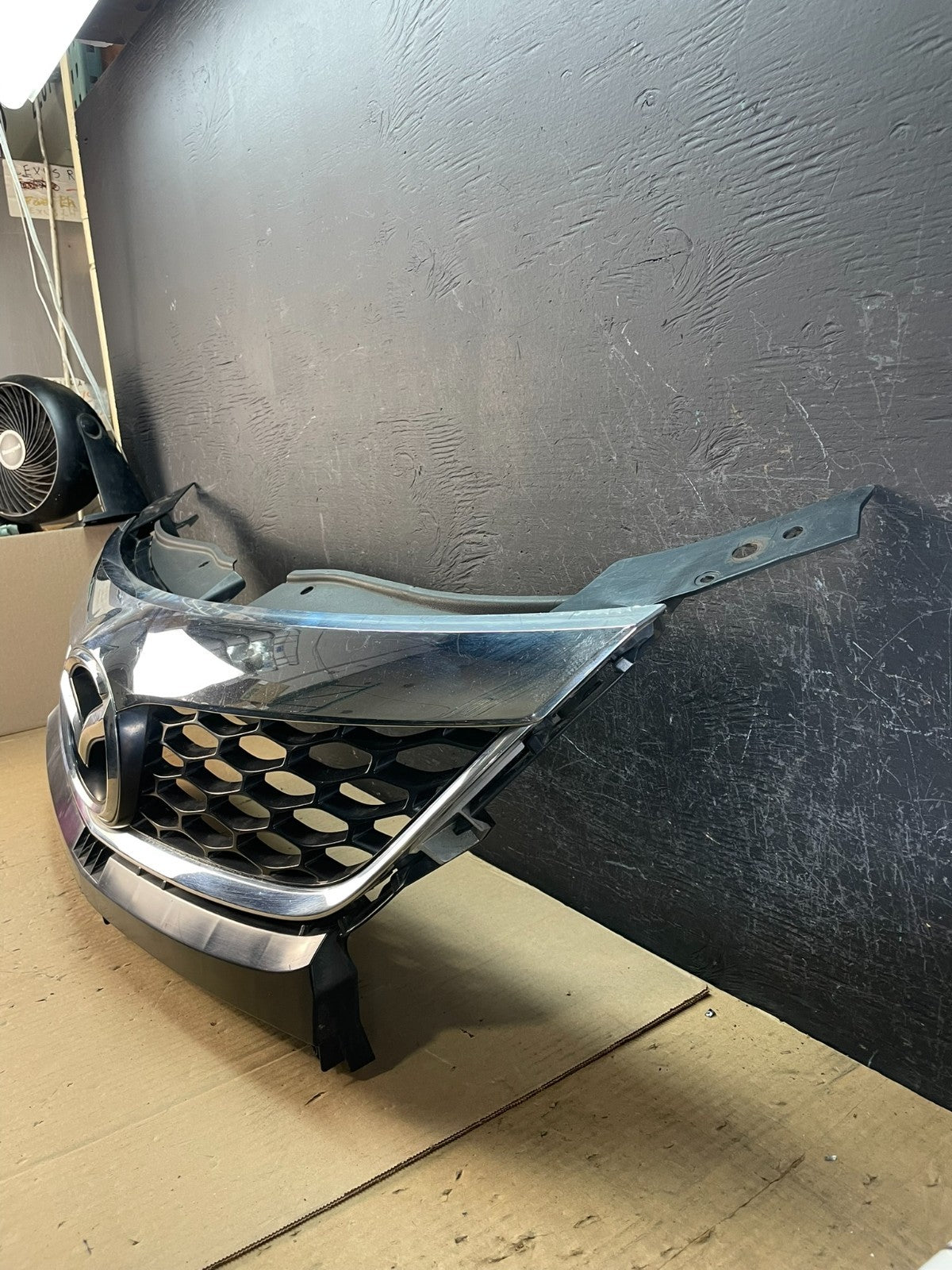2010-2012 Mazda CX-9 Front Upper Grill Grille w/ Emblem AD5861 DG1