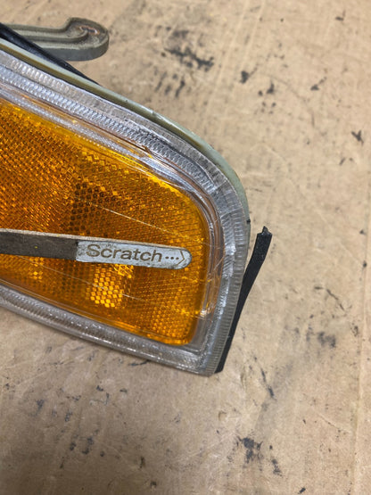 1992 to 1993 Honda Accord Coupe Left Driver LH Turn Signal Aftermarket T2340 DW3