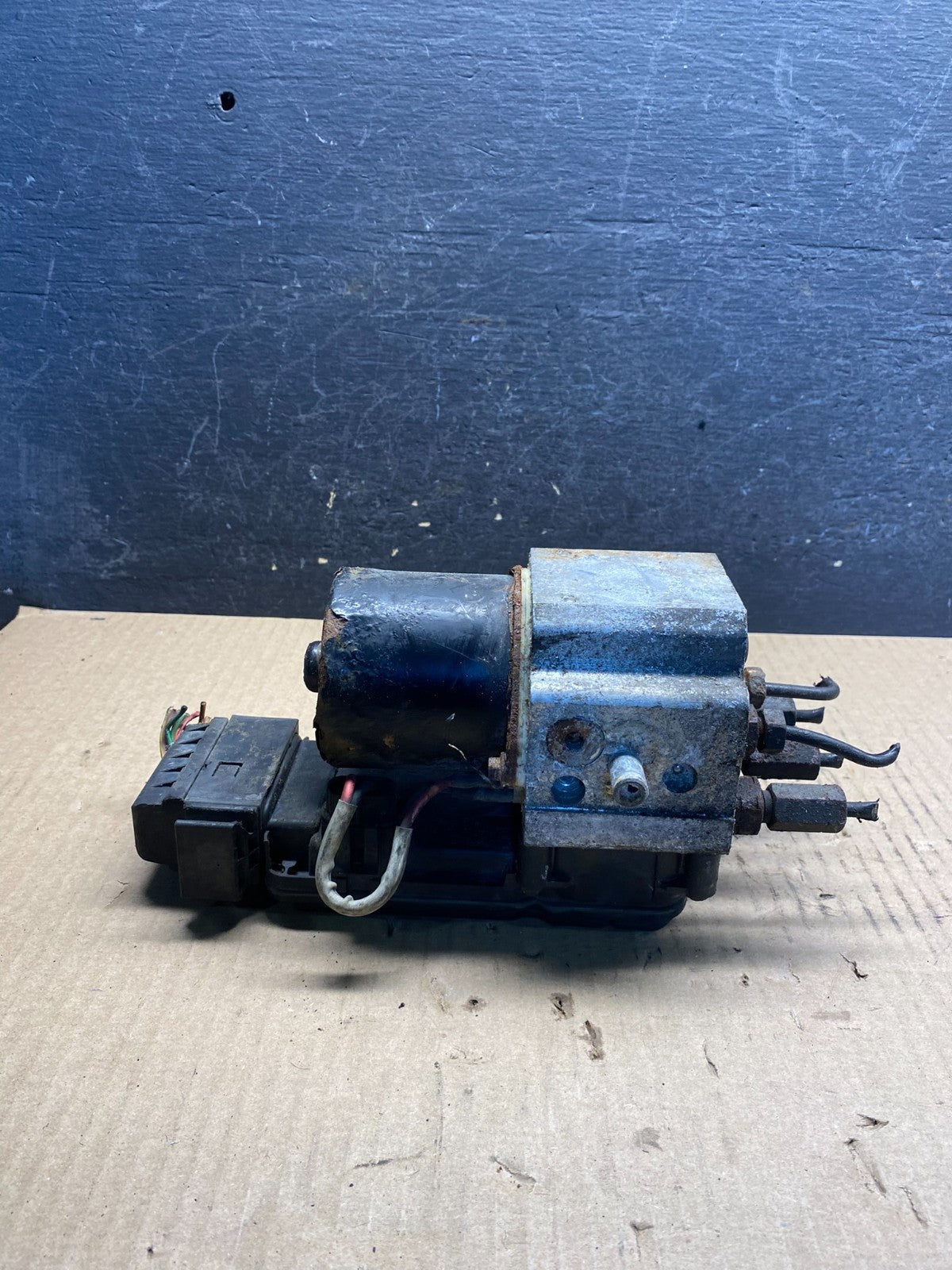 2006 2007 Ford E250 E350 Econoline Anti-Lock ABS Antilock Brake Pump AG9748 DG2