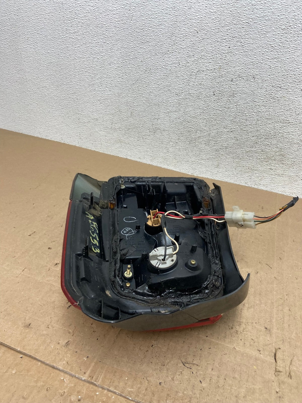 2001 2002 Subaru Forester Left Driver LH Side Tail Light AE6553 LK7