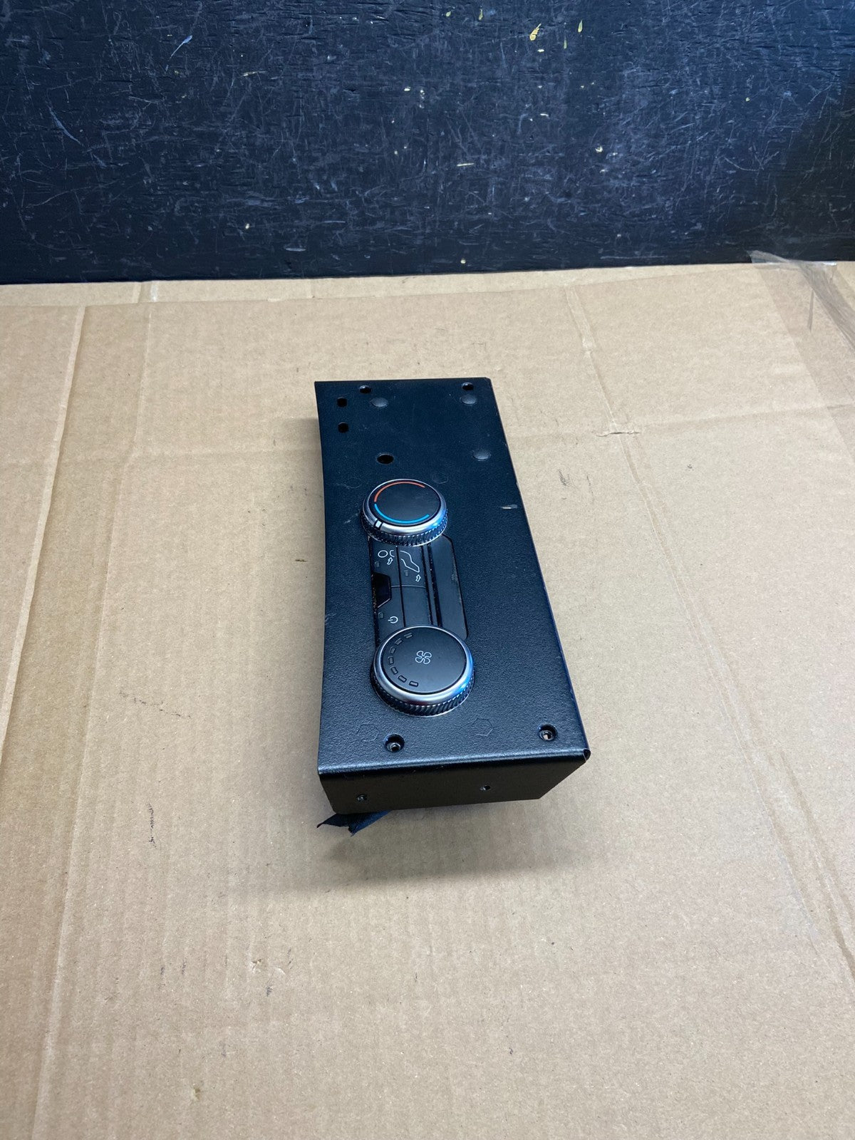 2020 to 2024 Ford Explorer Rear Climate Control Panel Trim AD2042 DG1