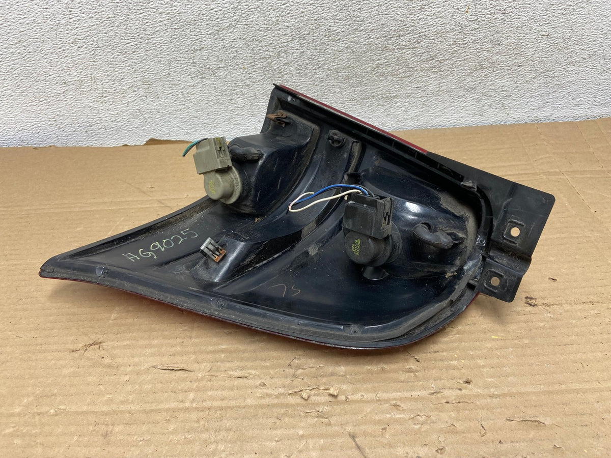 2004 to 2007 Ford Freestar Left Driver LH Side Tail Light AG9025 LK6