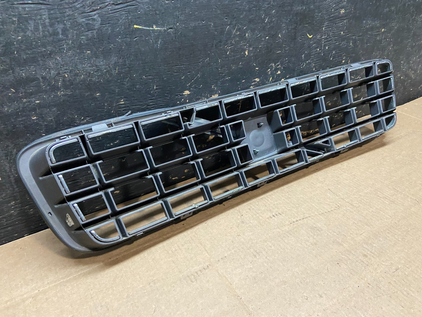 2003 to 2013 Volvo XC90 Front Upper Grill Grille Oem y9419 DG4